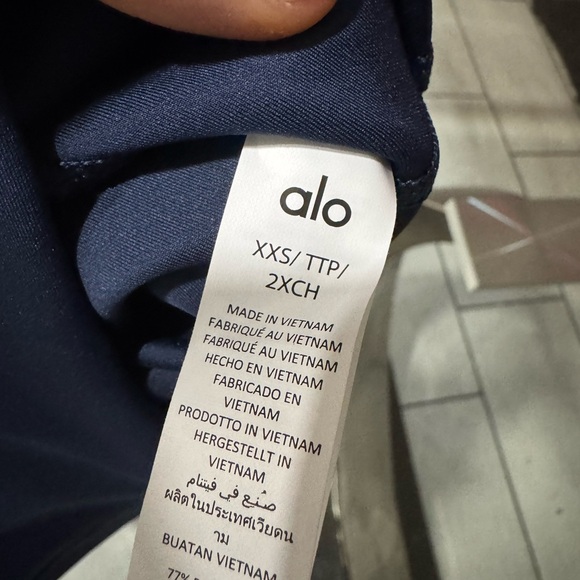 Alo yoga. Airlift Hr - Picture 9 of 16